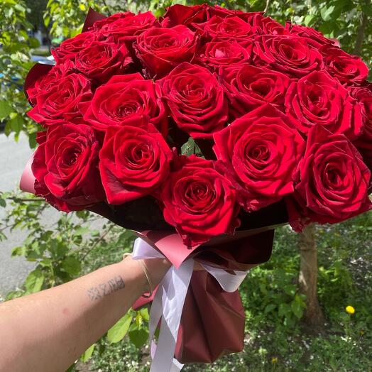 Bouquet of 25 red roses