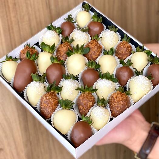 Клубника в шоколаде Enjoy XL (30-36 ягод)