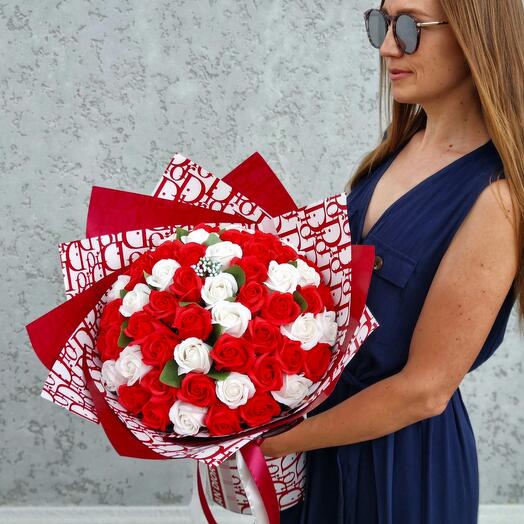 Bouquet of 61 soap roses in a frame