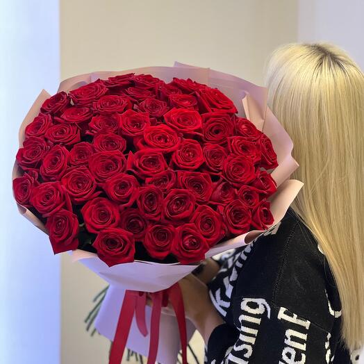 51 красная роза в упаковке 🌹