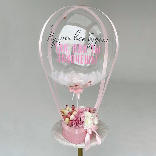 Букет из клубники в шоколаде с эустомой и хризантемой "Агата" S