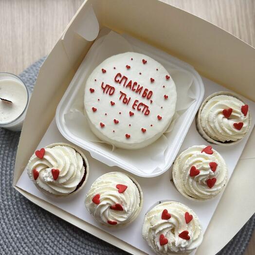 Set of bento cake and cupcakes as a gift