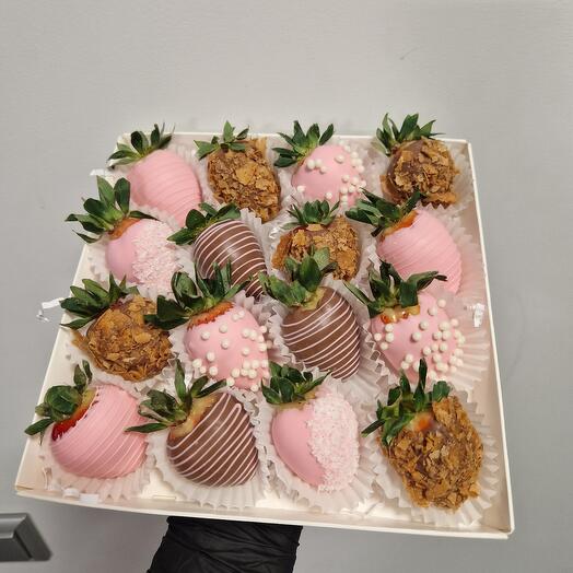 Клубника в шоколаде 🍫(16-25 ягод) Гламурный вечер маме/ мамуле/ любимой/ девушке/ жене/ сестре/ коллеге/ подруге