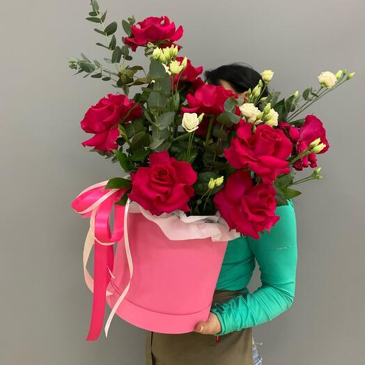French rose in a stylish hatbox