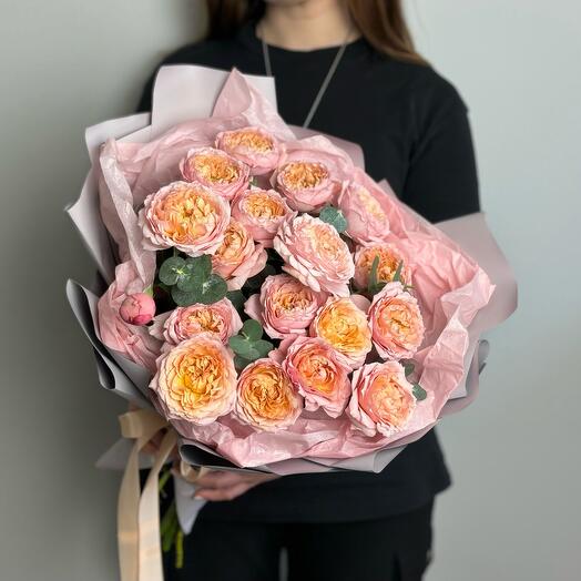 St bouquet 67 из пионовидных кустовых роз сорта Julietta