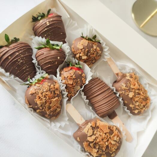 Набор клубника и бананы в молочном шоколаде