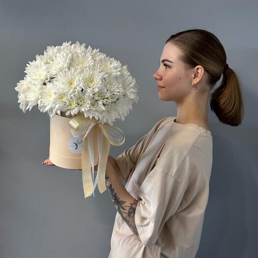 Композиция из махровой хризантемы