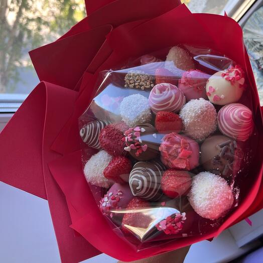 Букет из 27 клубник в шоколаде «Love»