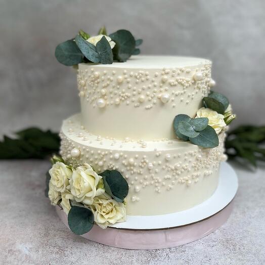 Свадебный торт с белыми Розами
