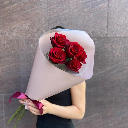 Bouquet of 5 red roses