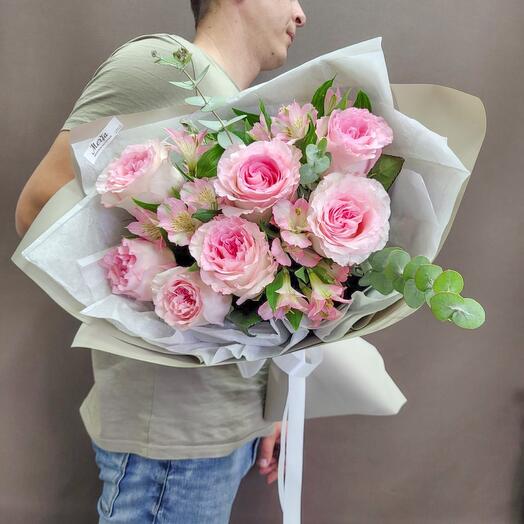 Розы розовые и альстрамерия с эвкалиптом🎁
