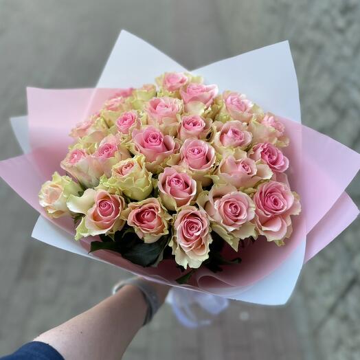 Розы в букете 25 шт