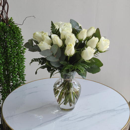 15 White Rose Vase