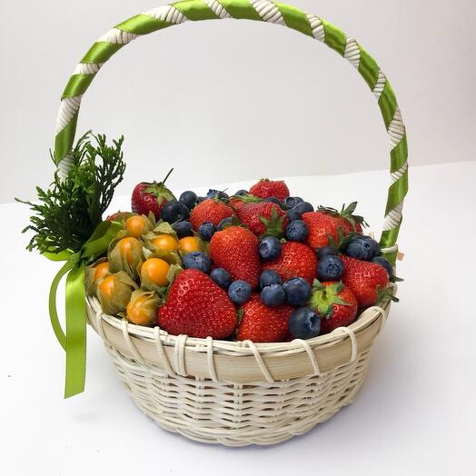 Basket with strawberries, bika and golu