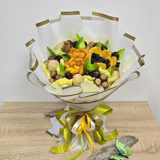 Сухофрукты в букете