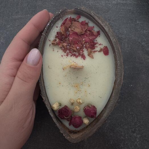 Свеча в кокосе