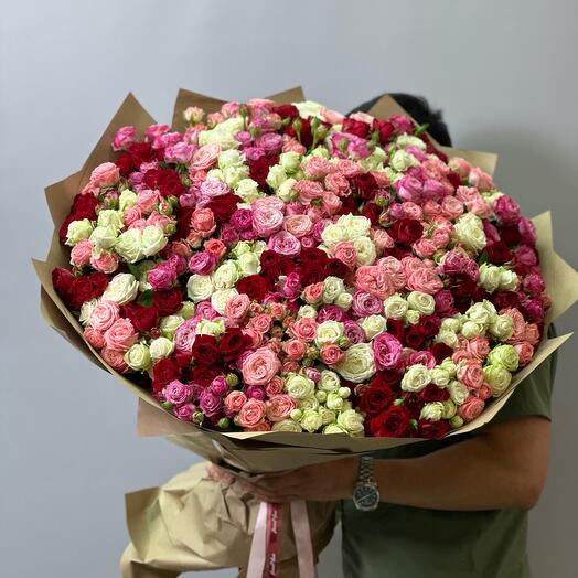 Bouquet of 101 bush roses