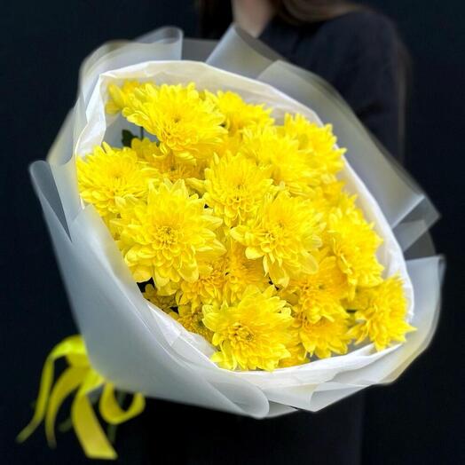 Яркий букет хризантем