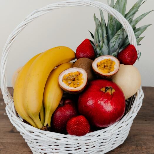 Корзина М с фруктами