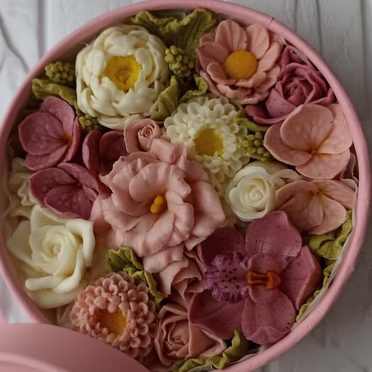 Flores de malvavisco en Caja rosa