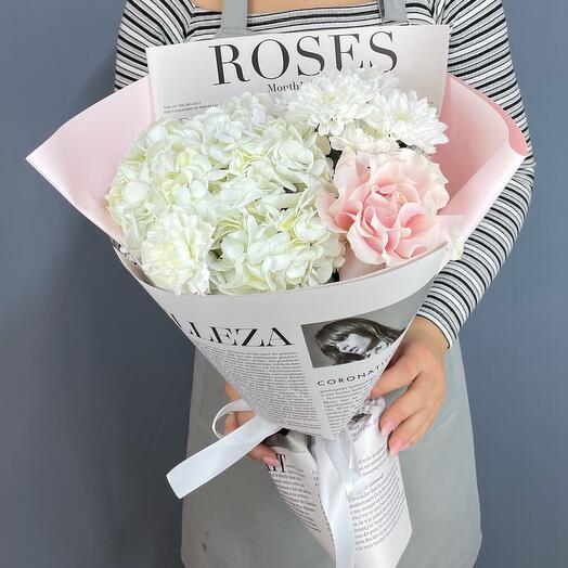 Ramo con Hortensia, rosa francesa, crisantemo