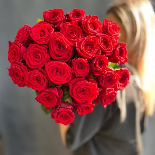 Букет из 25 Red Naomi