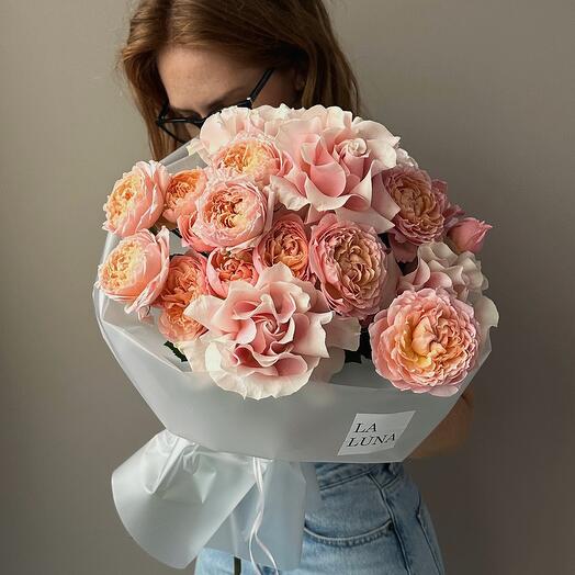 Дуобукет из французских и пионовидных роз Juliette