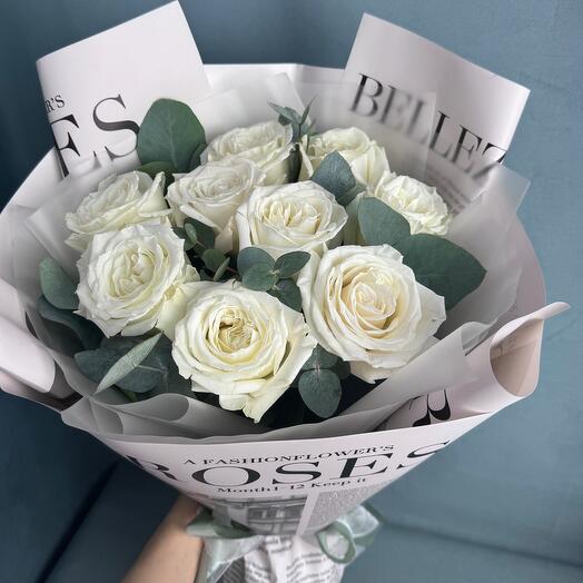 9 rosas de peonía con eucalipto