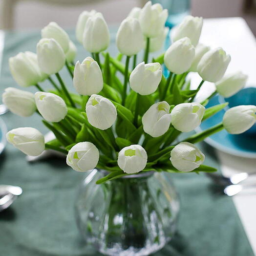 Tulips white 17 flowers