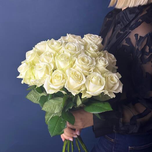Bouquet of white roses "Fragrance of Paris"