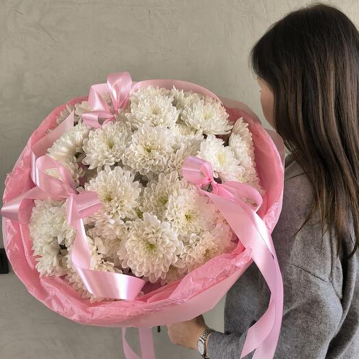 Букет ажурных кустовых хризантем