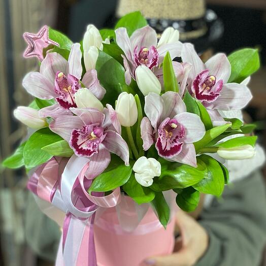 Орхидея с тюльпанами ️🍀💝