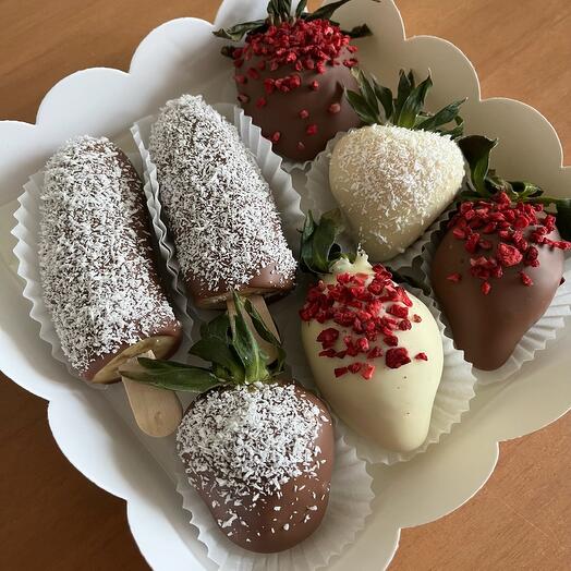 Клубника в шоколаде с бананом