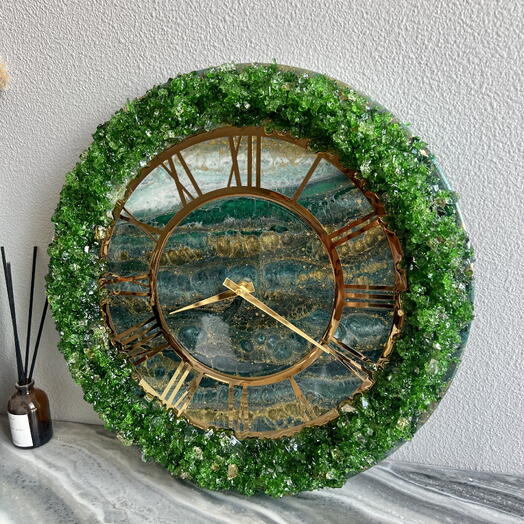 Часы изумрудные