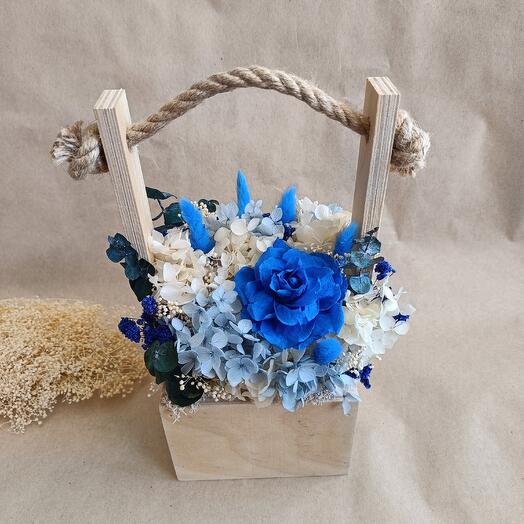 Bouquet of dried flowers in a vase