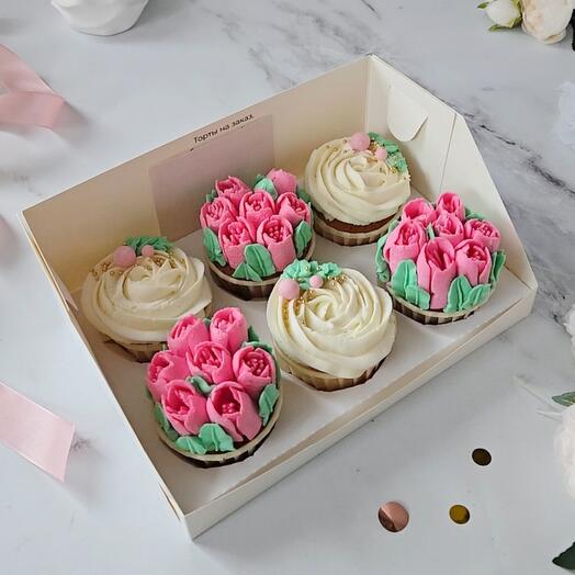 Набор пирожных ассорти  6 шт "тюльпаны"