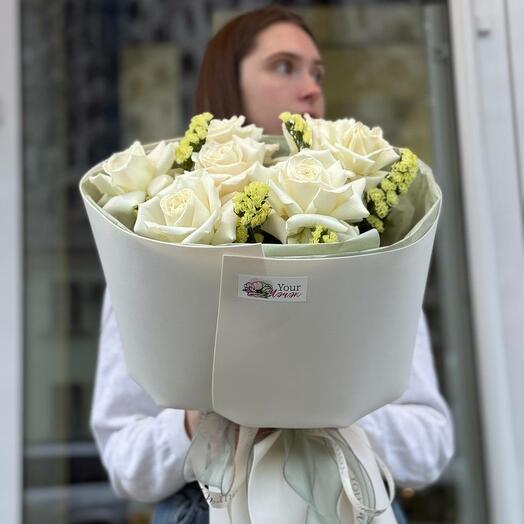 Белые французские розы