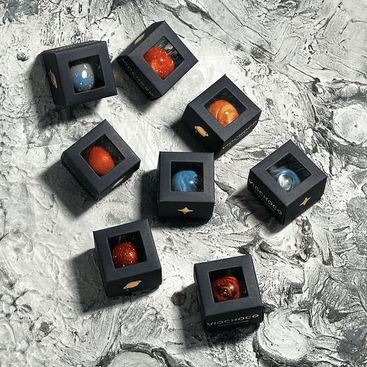 "Планета", набір з восьми шоколадних цукерок-планет асорті