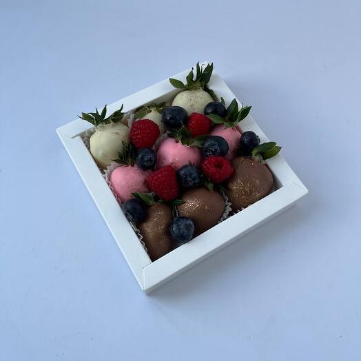 Клубника в шоколаде «Berry Day» 9-12 шт