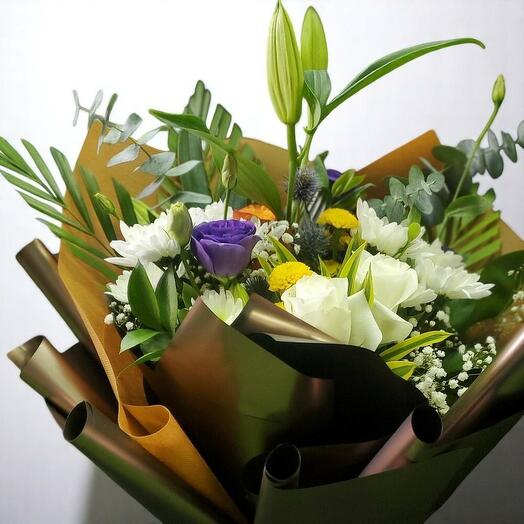 Vibrant Mixed Floral Bouquet with Lilies and Roses