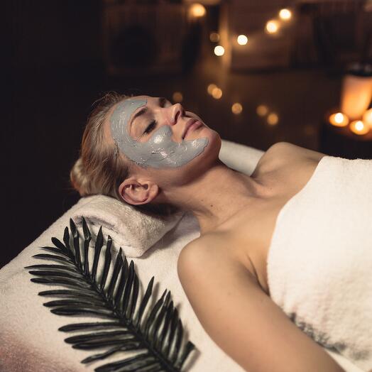 Подарочный сертификат «SPA-уход для лица Сияние молодости» (1 час, 1 человек)
