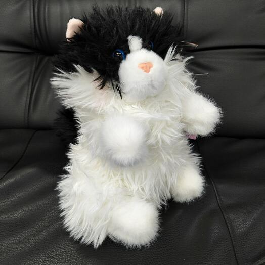 Котяра 23 см высотой чёрно-белый