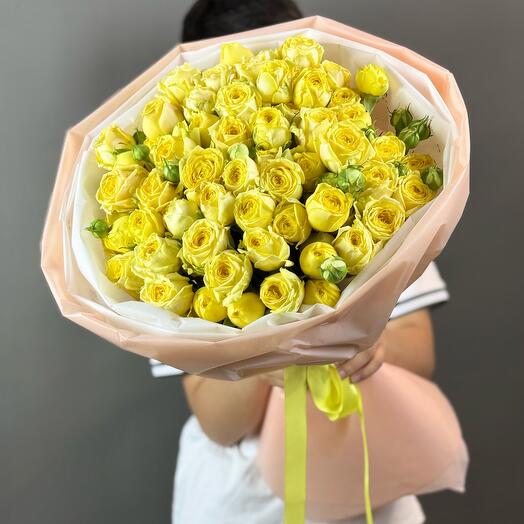 Букет из кустовой розы