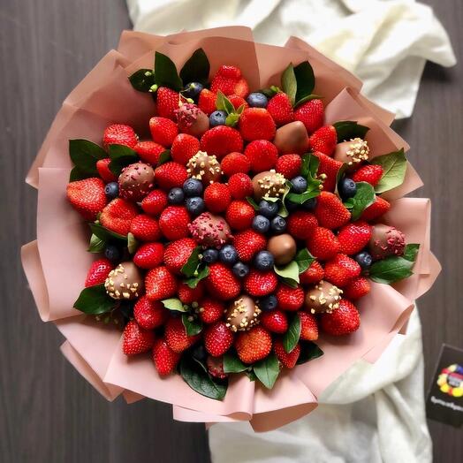Bouquet of Della berries