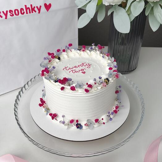 Торт на день рождения с сухоцветами