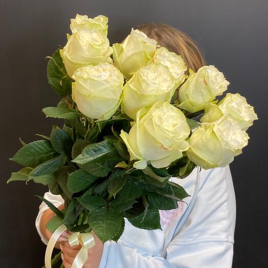 Букет белых роз 11 шт