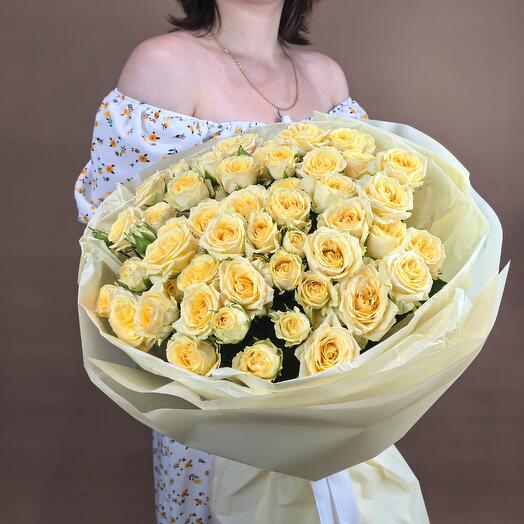 Букет с кустовыми розами 15 шт
