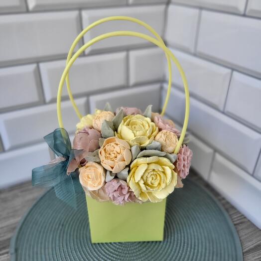 Сумочка зефирных цветов