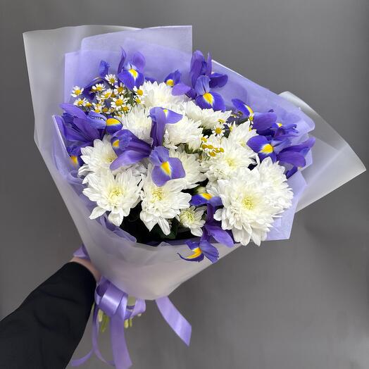 Букет с ирисами и ромашками💜