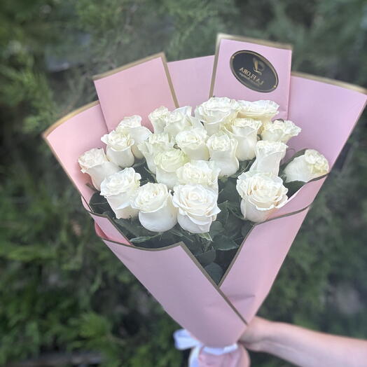 25 Белые розы